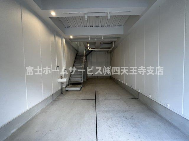 大阪市生野区中川西１丁目の店舗事務所の内装