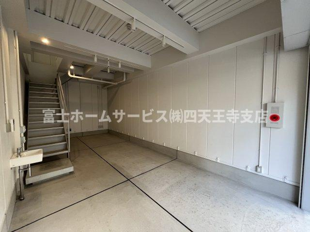 大阪市生野区中川西１丁目の店舗事務所の内装