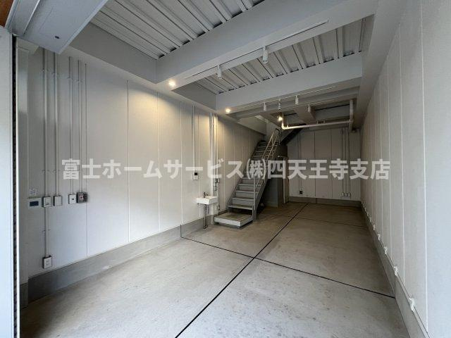 大阪市生野区中川西１丁目の店舗事務所の内装