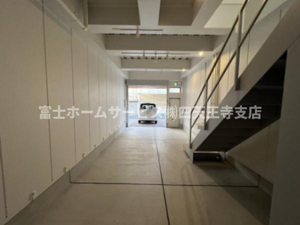 大阪市生野区中川西１丁目の店舗事務所の内装