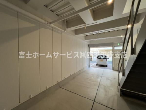 大阪市生野区中川西１丁目の店舗事務所の内装