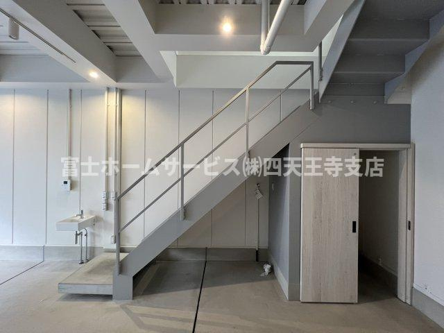 大阪市生野区中川西１丁目の店舗事務所の内装