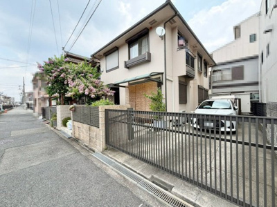 【駐車場】 | 鷹合２丁目　中古一戸建 | ウォークインクローゼットや納戸ありますよ♪沢山収納できて嬉しいですね！