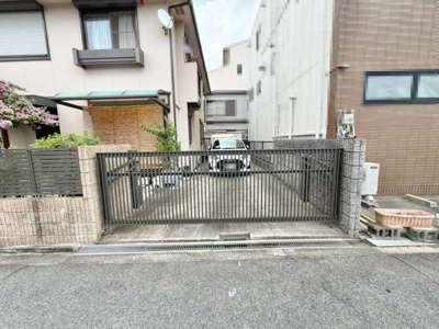 【駐車場】 | 鷹合２丁目　中古一戸建 | 和室ございます♪一息つく時の癒しの空間や客間にも使えますね！お子様のお昼寝スペースにもぴったりです♪