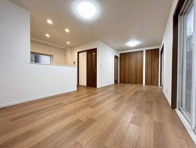 【居間・リビング】 | 藤沢市石川3丁目 中古戸建 全1棟