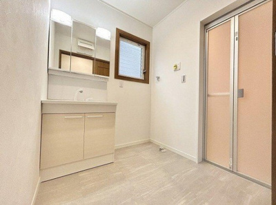 【洗面所】 | 藤沢市石川3丁目 中古戸建 全1棟