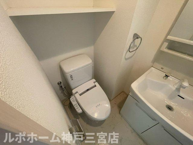 アドバンス三宮Ⅳルシールのトイレ