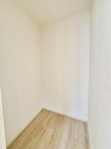 《仲介手数料半額》鶴ヶ島市脚折町11期　2号棟の洋室|WIC