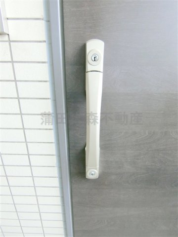 ドゥーエ蒲田の玄関