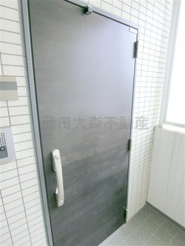 ドゥーエ蒲田の玄関