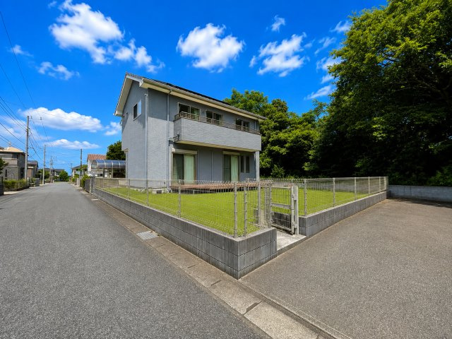 市原市有秋台東３丁目　中古戸建の前面道路含む現地写真|※画像の一部はAIを用いて加工・編集しています。実際の状況と異なる場合がありますので、ご了承下さい。