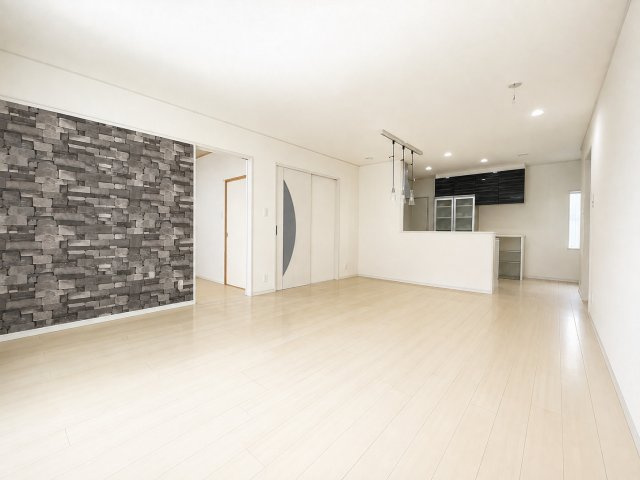 市原市有秋台東３丁目　中古戸建の居間・リビング|※画像の一部はAIを用いて加工・編集しています。実際の状況と異なる場合がありますので、ご了承下さい。