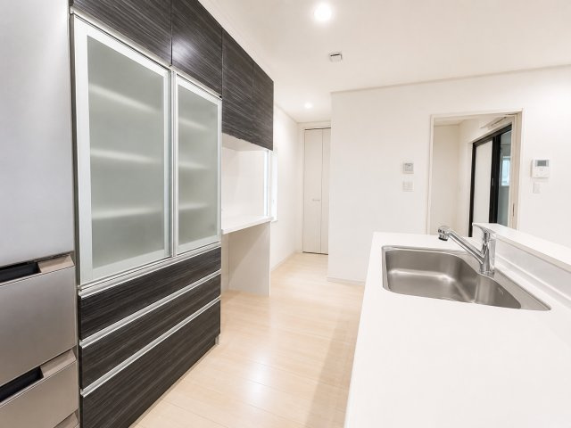 市原市有秋台東３丁目　中古戸建のキッチン|※画像の一部はAIを用いて加工・編集しています。実際の状況と異なる場合がありますので、ご了承下さい。