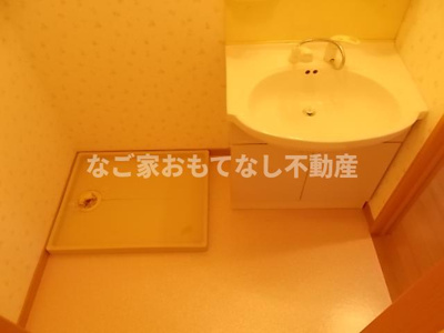 【洗面所】 | ラヴィアン新川 | ※写真は別号室