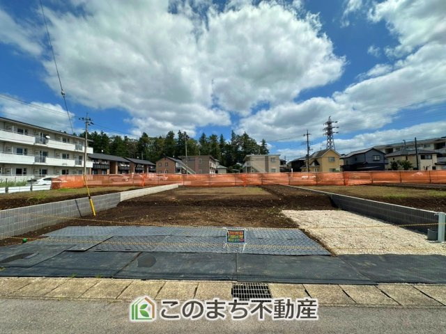 ブルーミングガーデン宇都宮市下岡本町ネオユニバースの外観|建築中現地写真（同社施工の完成物件・モデルハウスがご見学できます）