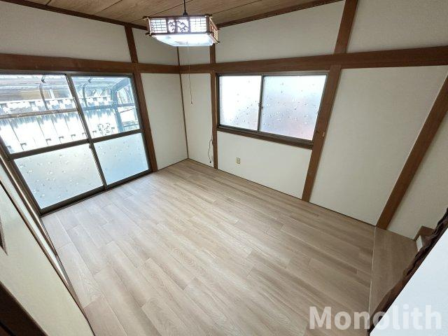 和泉市伏屋貸家の洋室