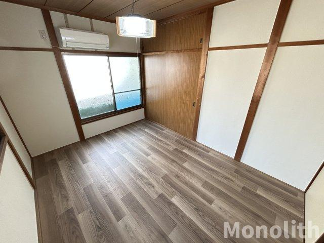 和泉市伏屋貸家の洋室