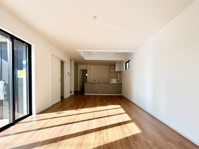 《仲介手数料半額》鶴ヶ島市脚折町11期　3号棟の居間・リビング|LDK22.1帖