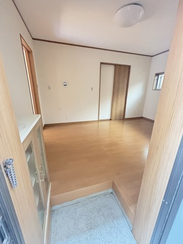 メゾン松山の玄関|※他号室写真です