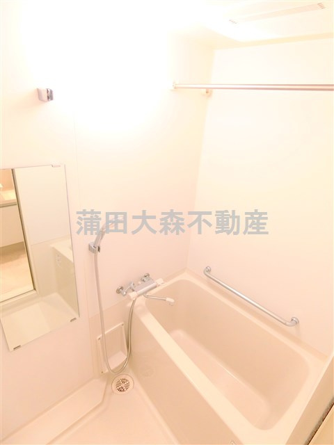 ドゥーエ蒲田の浴室