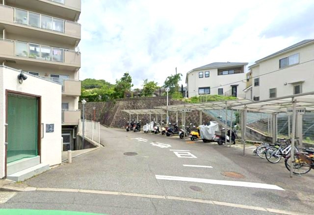 パラツィーナセシリア第2甲陽園の駐車場|平面式駐車場・駐輪場・バイク置場