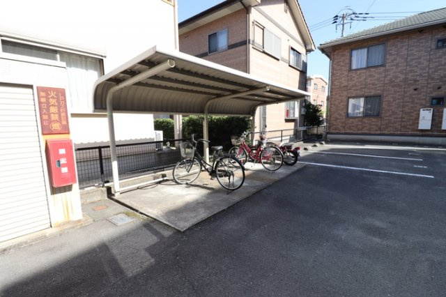 ルミエール上代　B棟の駐車場