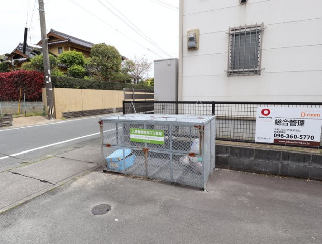 ルミエール上代　B棟の駐車場