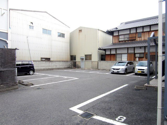 【駐車場】