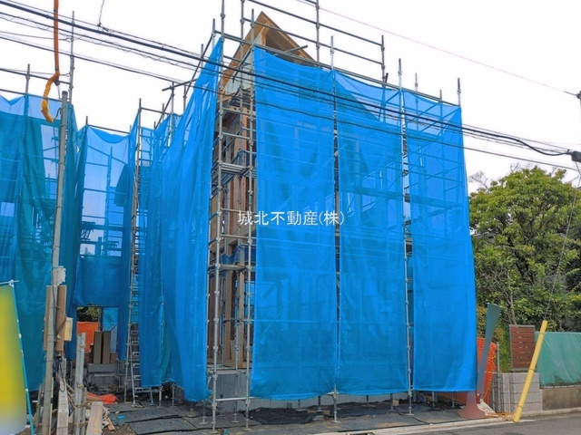 杉並区善福寺4丁目 全3棟3号棟の外観|建物面積80.72㎡の3LDKの新築戸建。
ＬＤＫは15.5帖の開放感