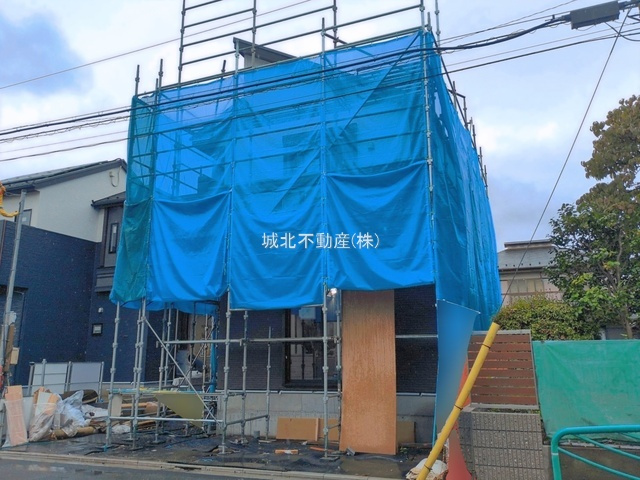 杉並区善福寺4丁目 全3棟 3号棟の外観|建物面積80.72㎡の3LDKの新築戸建。
ＬＤＫは15.5帖の開放感