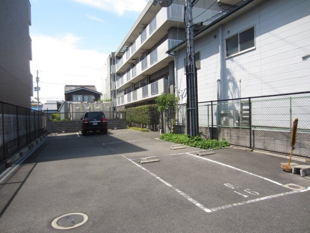 【駐車場】