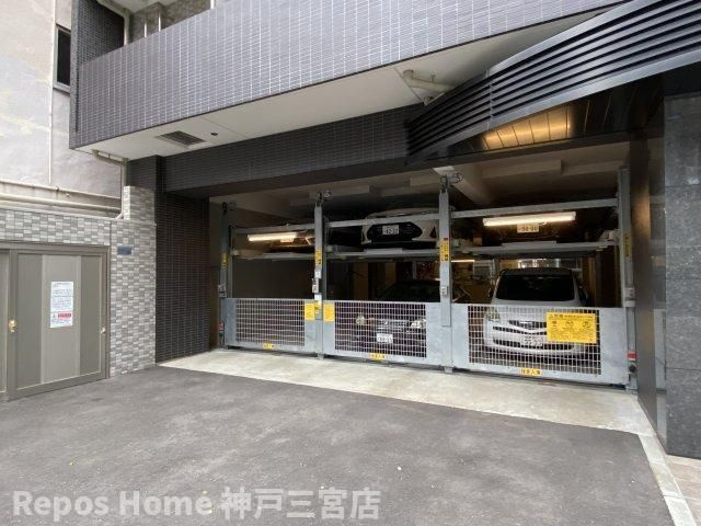 エスリード神戸三宮ラグジェの駐車場