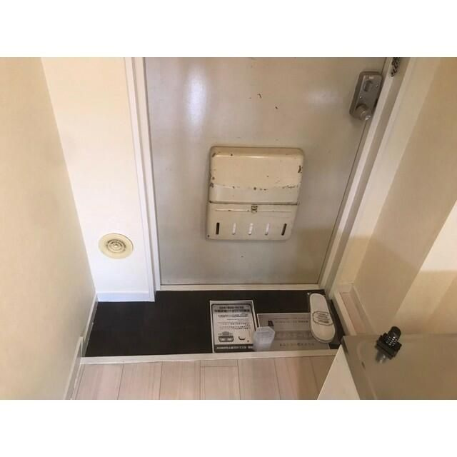 厚木市金田の賃貸マンションの玄関