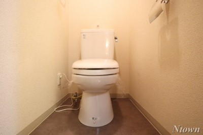 【トイレ】 | プレサンス名古屋城前 | 落ち着いた色調のトイレです