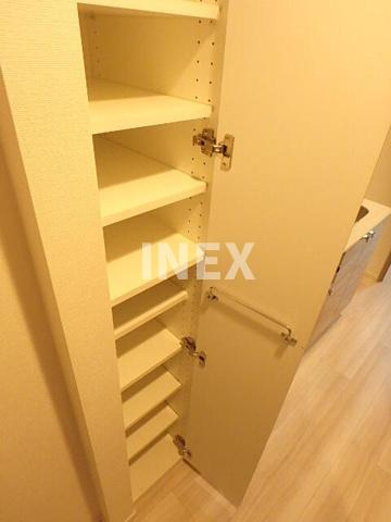 横浜市港北区新横浜１丁目の賃貸マンションの収納