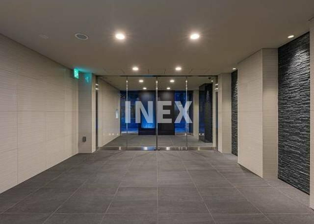 横浜市港北区新横浜１丁目の賃貸マンションのエントランス