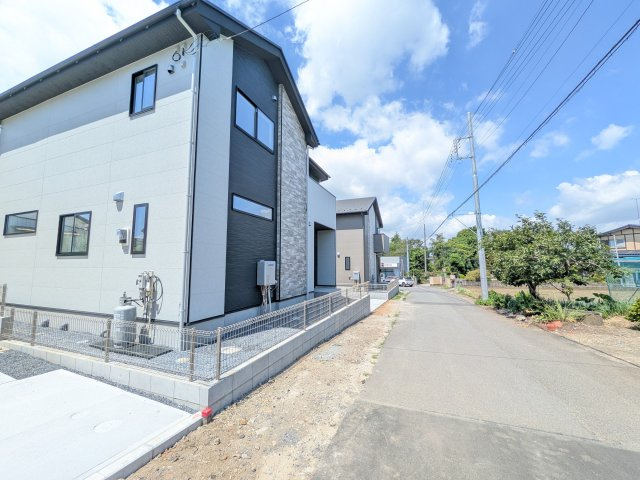 ひたちなか市市毛　4期　新築戸建て　2号棟の前面道路含む現地写真|陽当たりや敷地の広さをご確認できます！
本日のご見学も可能です♪
お気軽にお電話またはお問い合わせください。