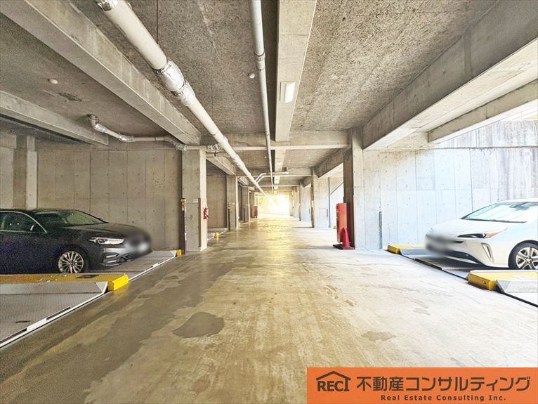 イトーピア御影ル・ヴェールの駐車場