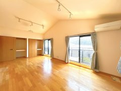 【洋室】 | 光市千坊台3丁目戸建 | 2階南側洋室