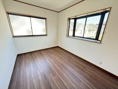 売戸建住宅 姫路市東山の洋室