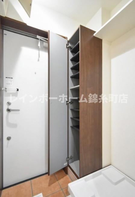 アルコバレーノの玄関