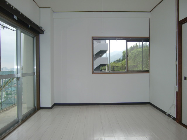 六甲台マンションの洋室