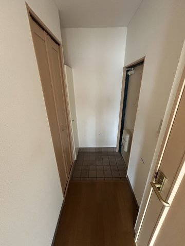 サンキャッスル十三の玄関