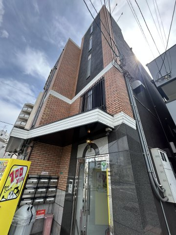 サンキャッスル十三の外観