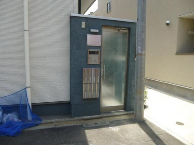 アジュール中野のエントランス