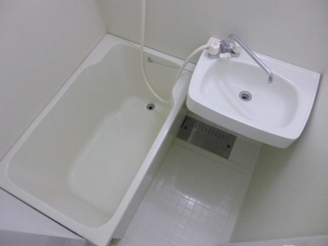 アジュール中野の浴室|※別部屋参照