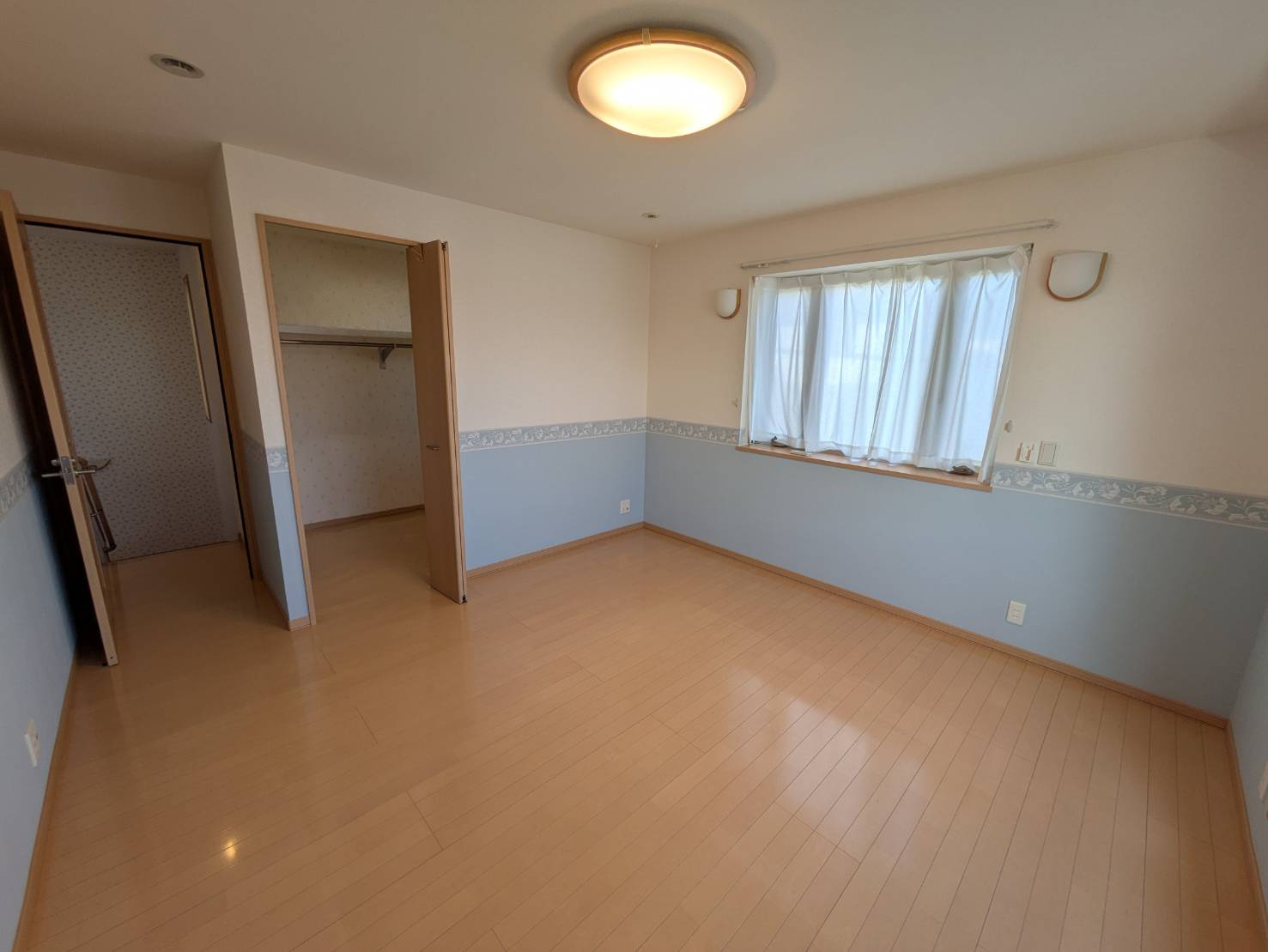 岩出市桜台　中古戸建の洋室
