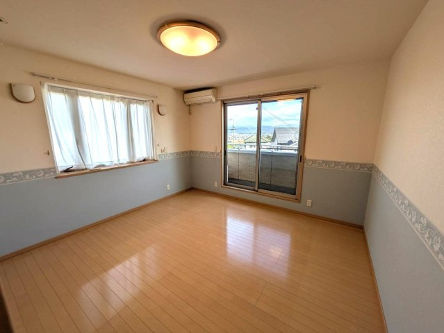 岩出市桜台　中古戸建の洋室