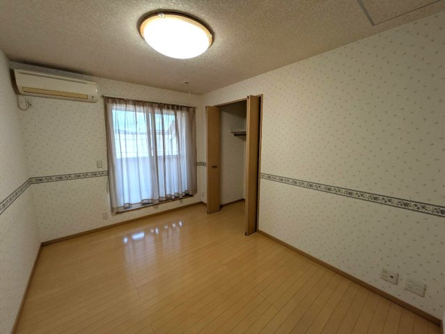 岩出市桜台　中古戸建の洋室