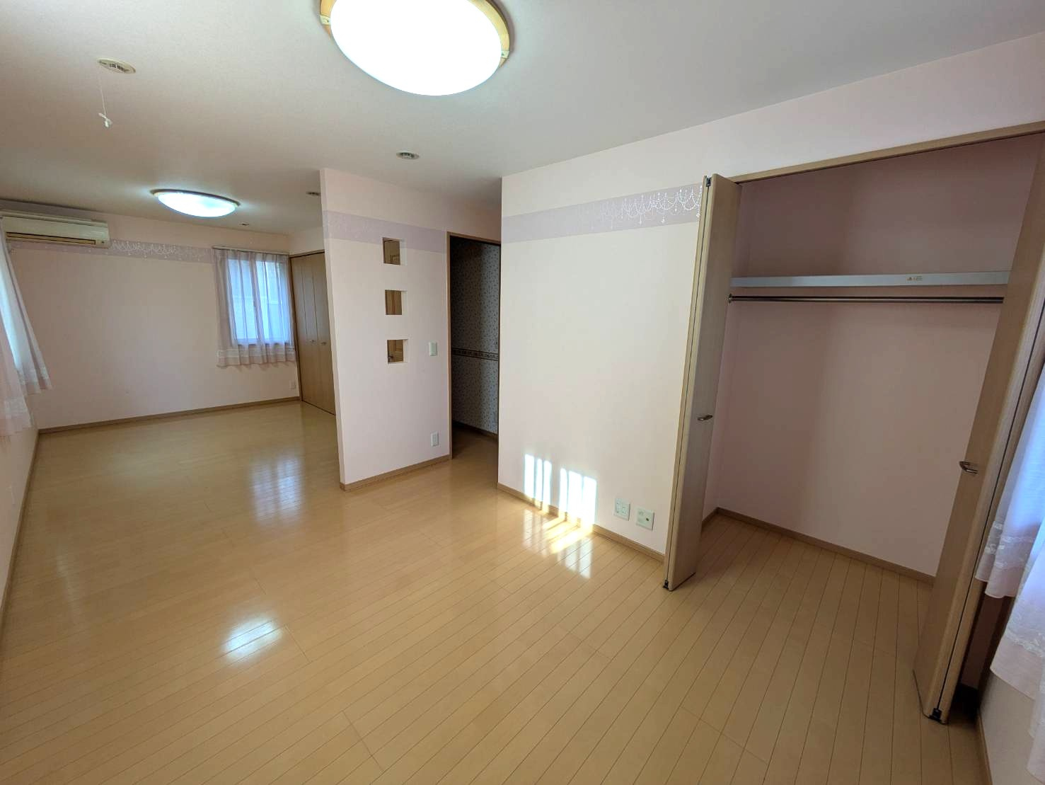 岩出市桜台　中古戸建の洋室